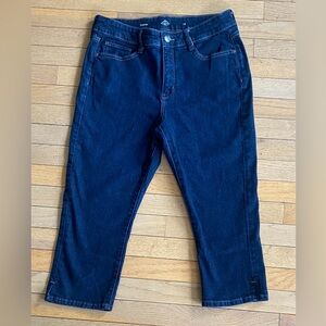 NWOT St John’s Bay Dark Blue Denim Capris